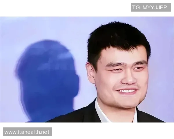 姚明与琼斯的篮球传奇对决与友谊的深度探讨