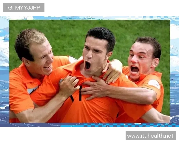 荷兰足球传奇人物的辉煌历程与成就回顾